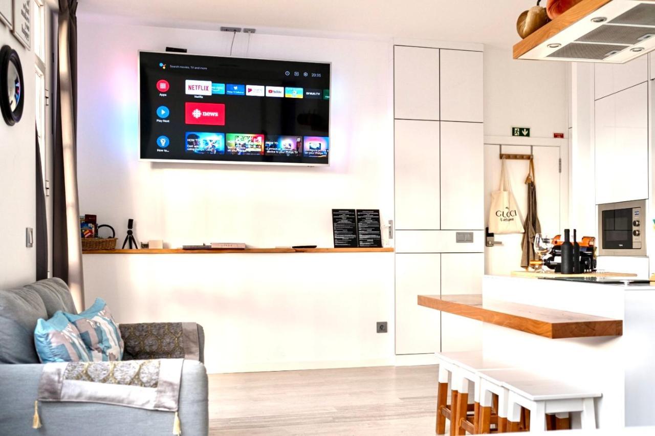 Cristalia,Roof Terrace In City Center, Garage, Netflix 75Inch Tv Funchal  Exterior photo